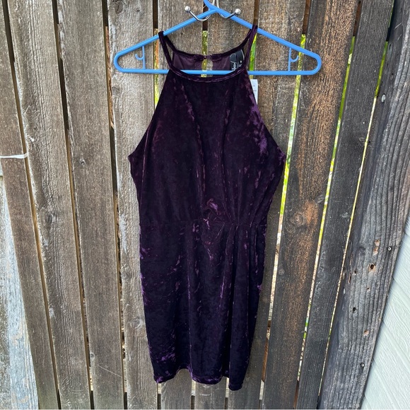 Speechless Dark Purple Crushed Velvet Key Hole Back Dress NWT Sz 9 - Picture 1 of 15